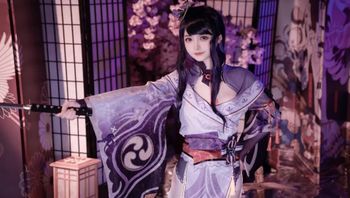超色情CosPlay雷电将军露出粉乳嫩穴尽情展示}